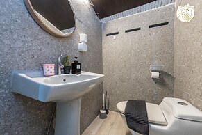 6BR Ampang Pool Villa 26P with Garden