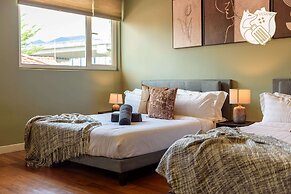 6BR Ampang Pool Villa 26P with Garden