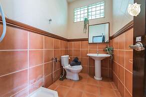 6BR Ampang Pool Villa 26P with Garden