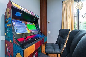 6BR Ampang Pool Villa 26P with Garden