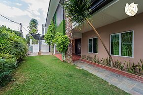 6BR Ampang Pool Villa 26P with Garden