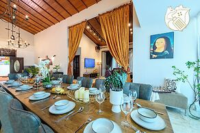 6BR Ampang Pool Villa 26P with Garden