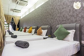 6BR Ampang Pool Villa 26P with Garden