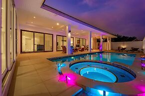 Modern Large 2 Bedroom Pool Villa - PV2