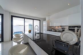Modern Large 2 Bedroom Pool Villa - PV2