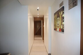 Signum CityScapes The Royal Castle Plaza