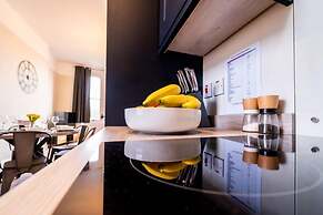 Stylish 3 Bedroom Maisonette