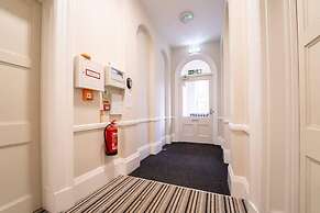 Stylish 3 Bedroom Maisonette