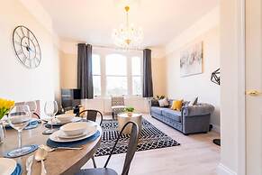 Stylish 3 Bedroom Maisonette