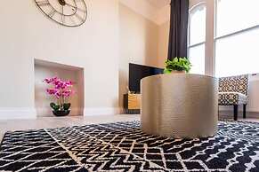 Stylish 3 Bedroom Maisonette