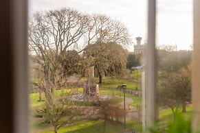 Stylish 3 Bedroom Maisonette