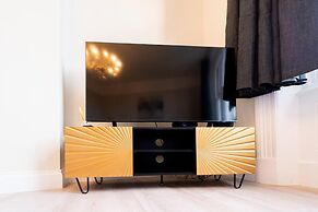 Stylish 3 Bedroom Maisonette