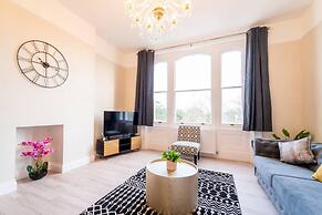 Stylish 3 Bedroom Maisonette