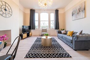 Stylish 3 Bedroom Maisonette