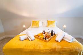 Stylish 3 Bedroom Maisonette