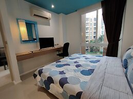 Pool View Nice Cool One Bedroom With 2 Large Beds