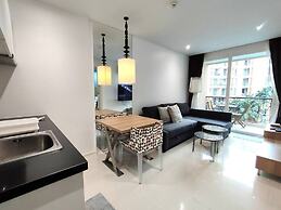 Pool View Nice Cool One Bedroom With 2 Large Beds