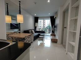 Pool View Nice Cool One Bedroom With 2 Large Beds