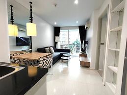 Pool View Nice Cool One Bedroom With 2 Large Beds