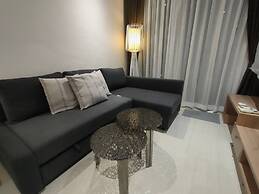 Pool View Nice Cool One Bedroom With 2 Large Beds