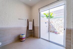 Luxury 7 Bedroom Pool Villa - WL67