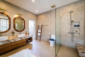 Luxury 7 Bedroom Pool Villa - WL67