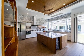 Luxury 7 Bedroom Pool Villa - WL67