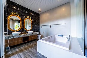 Luxury 7 Bedroom Pool Villa - WL67