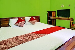 OYO 91573 Hotel Family Blitar