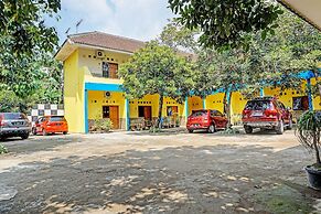 OYO 91573 Hotel Family Blitar