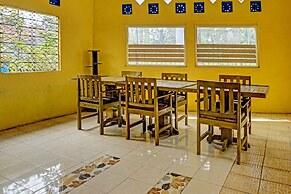 OYO 91573 Hotel Family Blitar