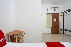 OYO Life 91670 Mannsur Homestay Syariah