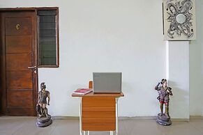 OYO Life 91670 Mannsur Homestay Syariah