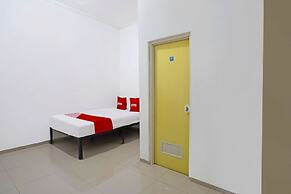 OYO Life 91670 Mannsur Homestay Syariah