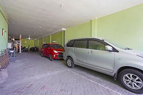 OYO Life 91670 Mannsur Homestay Syariah