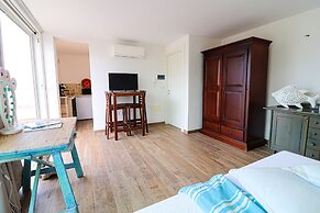 Sveva's Cozy Studio With sea View