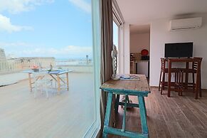 Sveva's Cozy Studio With sea View