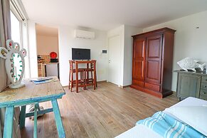 Sveva's Cozy Studio With sea View