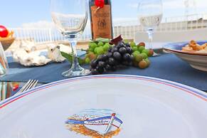 Sveva's Cozy Studio With sea View