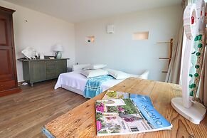Sveva's Cozy Studio With sea View