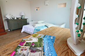 Sveva's Cozy Studio With sea View