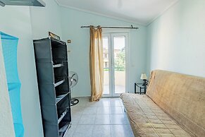 Angel Luxury Apartment in Kriopigi