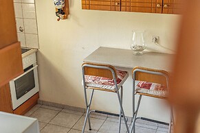 Angel Luxury Apartment in Kriopigi