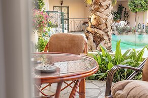 Angel Luxury Apartment in Kriopigi