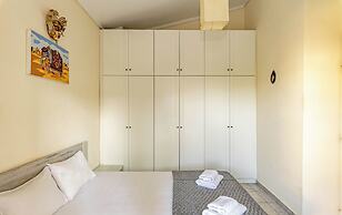 Angel Luxury Apartment in Kriopigi