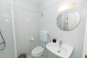 Angel Luxury Apartment in Kriopigi