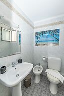 Angel Luxury Apartment in Kriopigi