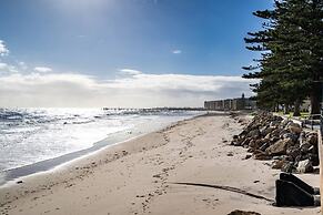 Glenelg Beach Stylish 2 Story Townhouse Sea View