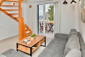 Serenite 2 Bd Santorini Getaway with Sea View