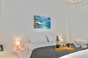 Serenite 2 Bd Santorini Getaway with Sea View